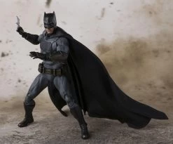 Justice League - Batman - S.H.Figuarts Figur -Charakterpuppen Geschäft 5c8d2340ba01b76c5412af6ff5f8b6dfeecbf8c04c74ebcc5d4323e3159e20c4