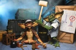 NECA Gremlins 2 - Ultimate Demolition Gremlin 2-Pack - Clothed Actionfigur -Charakterpuppen Geschäft demo set10 scaled 1
