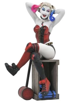 Diamond Select DC Gallery - Harley Quinn Suicide Squad Edition Comic Statue